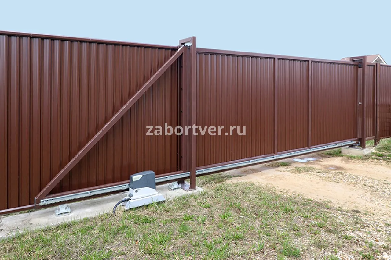 Заборы из профнастила в Лихославле для дачи с установкой под ключ